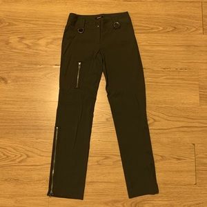 Women Pants size 0 Military green from Express